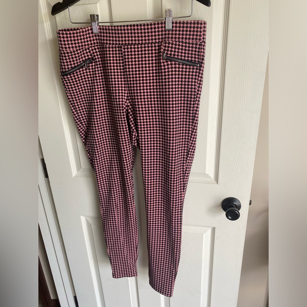 Old Navy Pink and Black Stevie Ankle Pants
